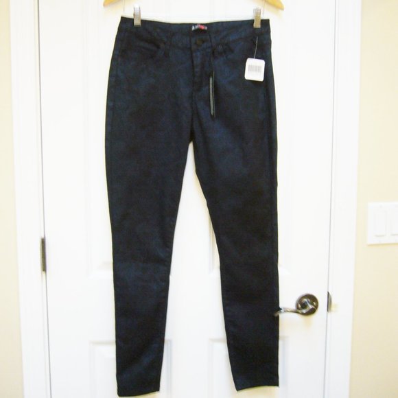 New JustFab Skinny Jeans - Picture 2 of 4